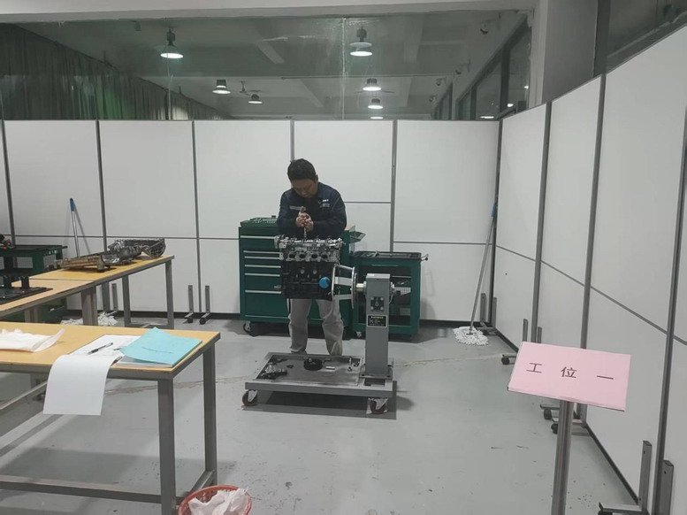 教師組發(fā)動(dòng)機(jī)項(xiàng)目比賽現(xiàn)場